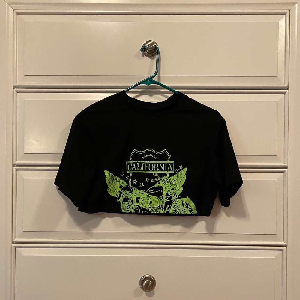 black crop top